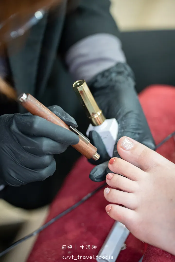 [板橋新中式美睫設計]AN藝術工坊，忙碌女生的救星！2.5小時同步完成美睫手足美甲保養，躺著睡一覺就變美，板橋美甲推薦，附最新美睫美甲價格表