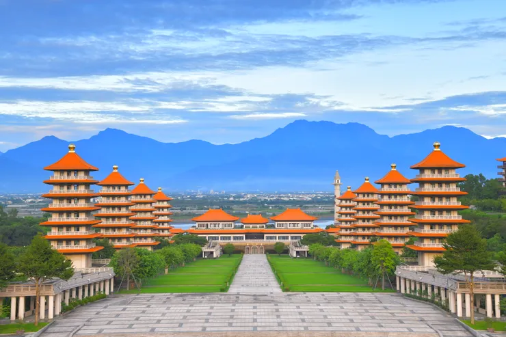 佛陀紀念館八塔造型是唐代樓閣式建築風格 — 慧融法師