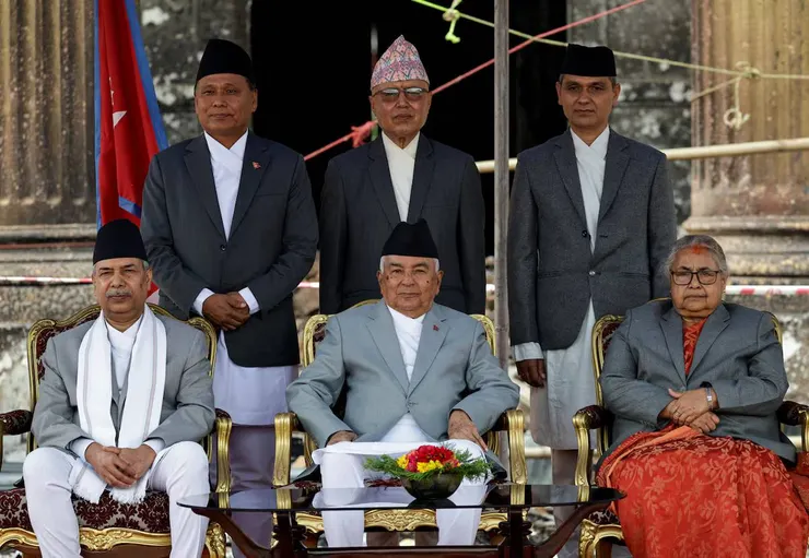 尼泊爾臨時政府成員https://www.reuters.com/world/asia-pacific/nepals-interim-pm-karki-vows-fix-failures-that-led-deadly-gen-z-protests-2025-09-19/