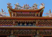 屋頂上龍雕與傳統剪黏藝術(圖片截圖於網路)