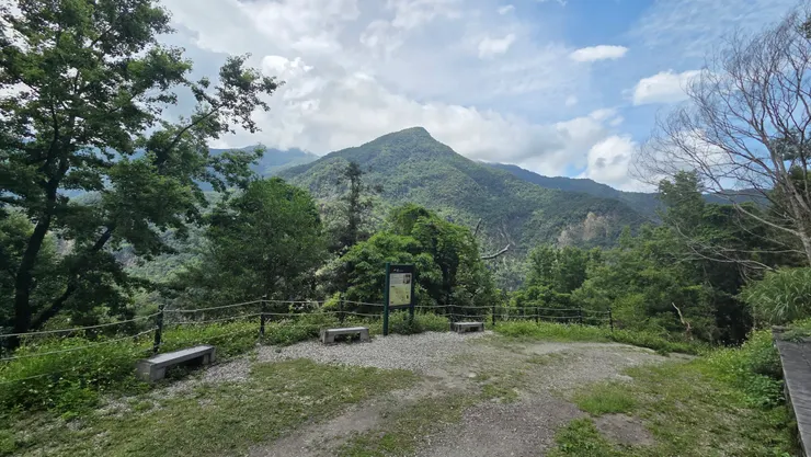 山風駐在所遺址，設於1920年，1944年裁撤，海拔約545m