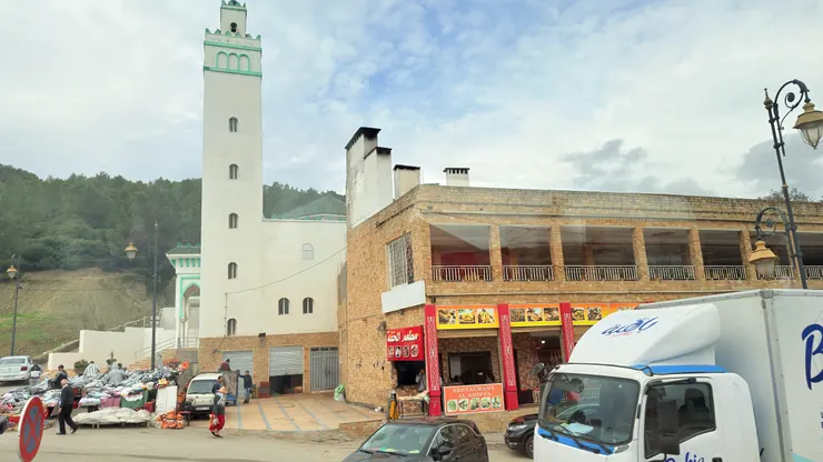 清真寺附近就是當地市集所在處