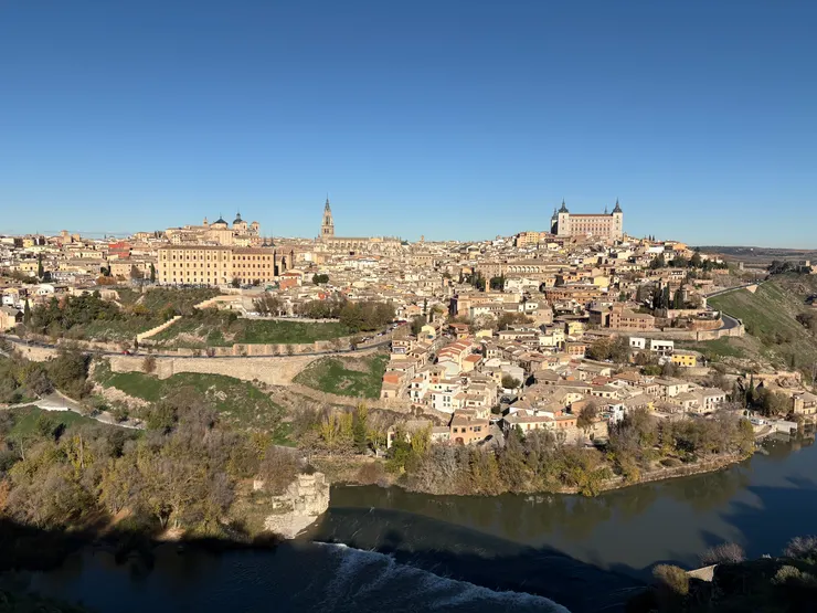 建立在山丘上的 Toledo