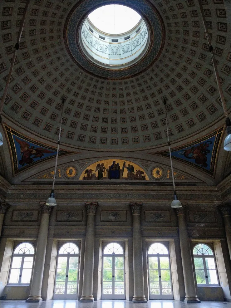 西式的圓頂與柱子