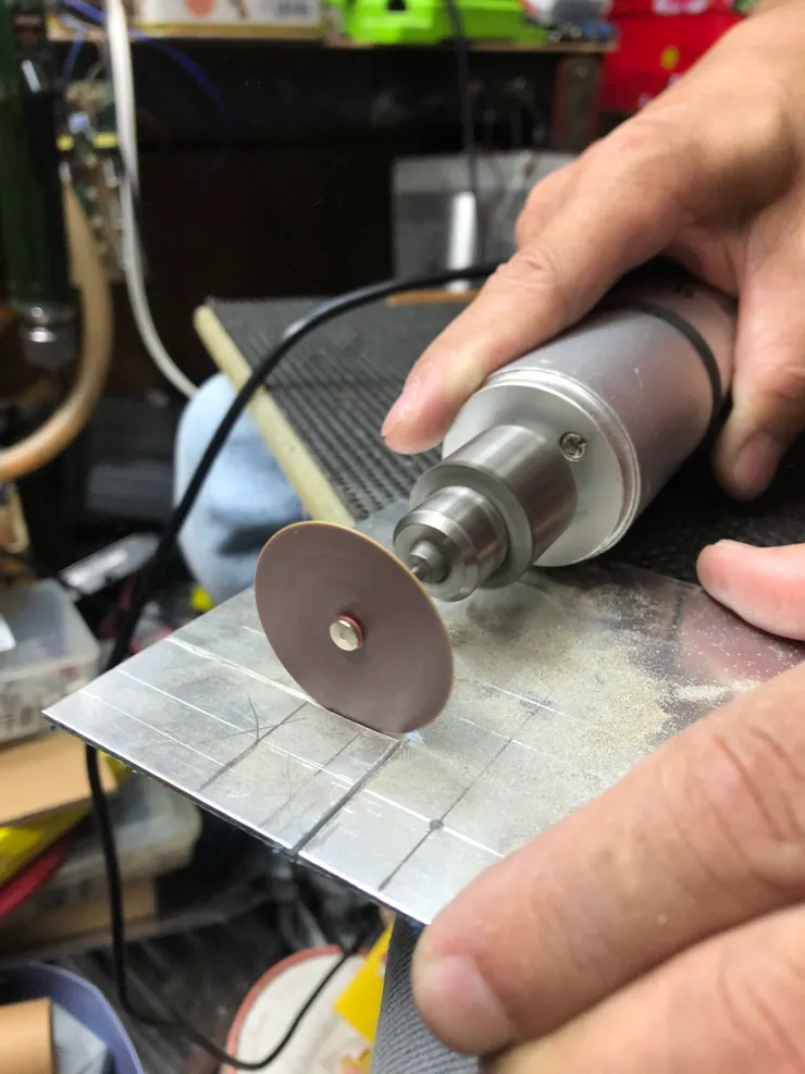 切割圖形與尺寸確認完畢後,開始切割