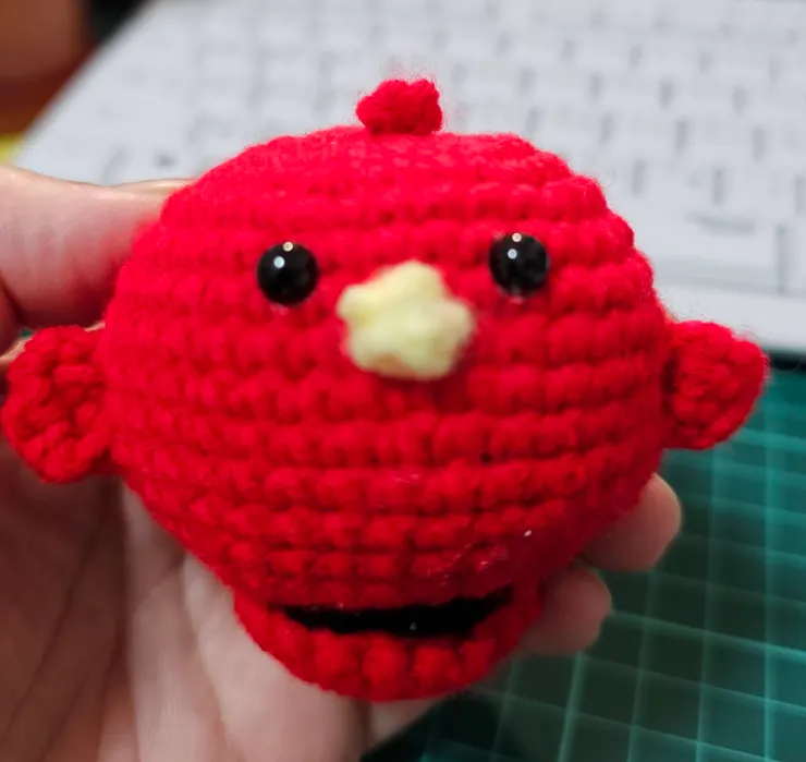 不太像但有三分樣的郵筒娃