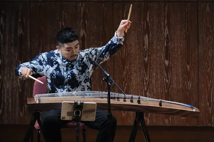 原圖由三個人提供，攝影邱芸姿；轉引自表演藝術評論台