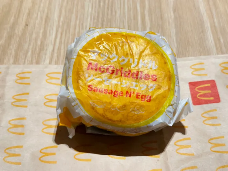 看到香港的純英文包裝紙，覺得有點不真實