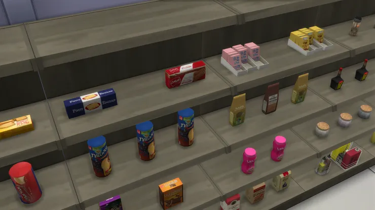 貨架頂部我特意不放貨物了,跟香港的完全不同,讓客人有些空間吧。