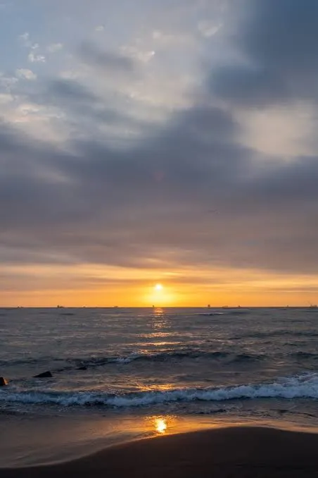 美不勝收的黃金海岸(圖片截圖於網路)