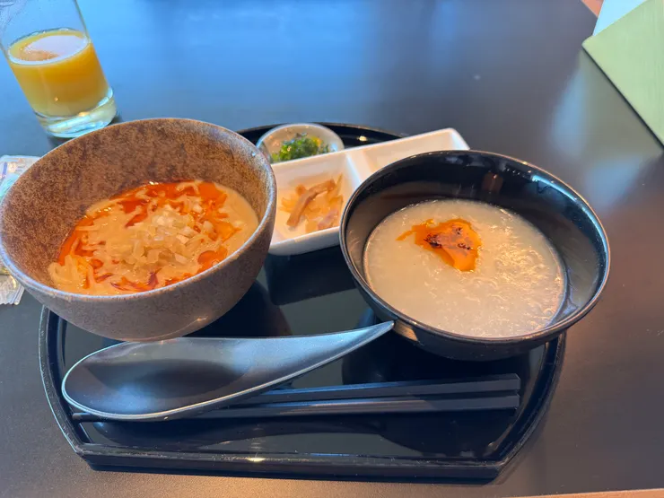 最近喜歡點的組合擔擔麵和中華粥