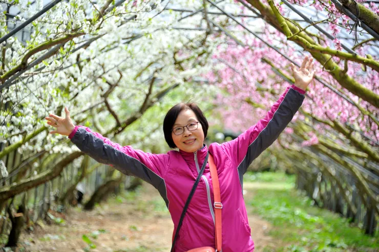 【伴狗門外稍等的月珠終於被雄哥替換進來,時間已不多,趕快搶看、搶拍。】