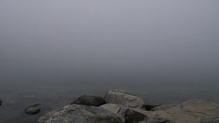吃完後回到Morskie Oko,嗯,霧更大了。