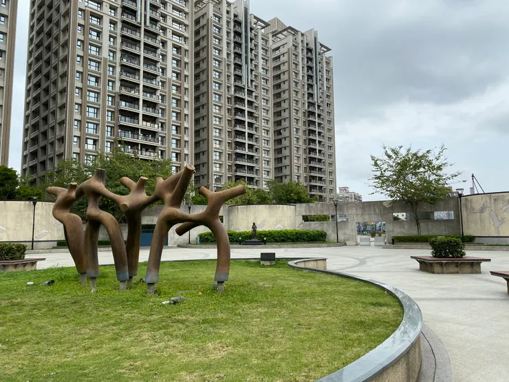 ▲蘆洲站前廣場與集合住宅