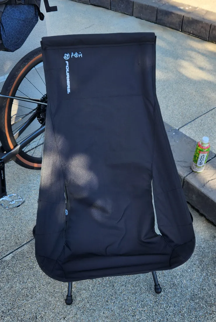 組合很快，三十秒內完成。其實好收、好裝對於戶外活動來說很重要的。