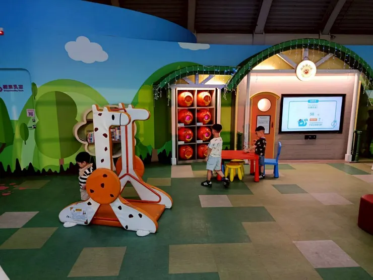 機場內哺乳室旁的遊戲區