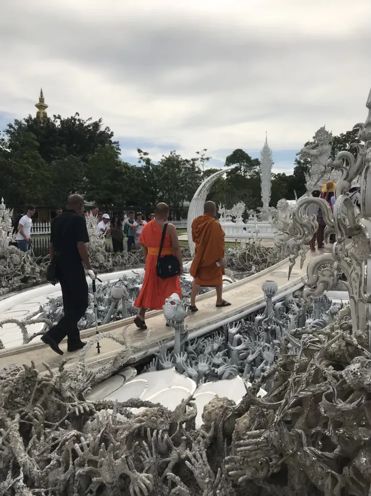 行經地獄池過奈何橋