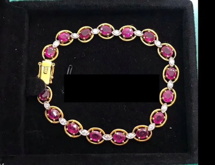 款式雖然老土，但用金量很足很實在。