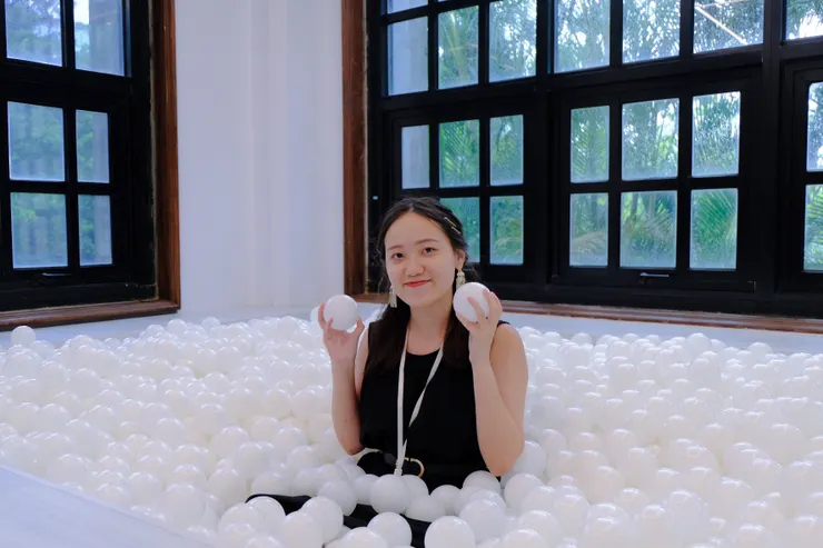 中午常常看到有同仁在這個球池睡覺XDD 非常放鬆！