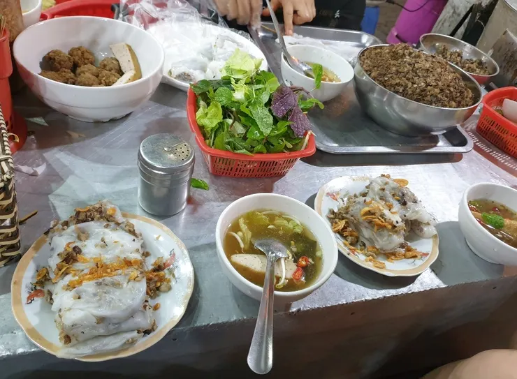 P. Tô Hiệu 的 Bánh cuốn nóng 熱腸粉