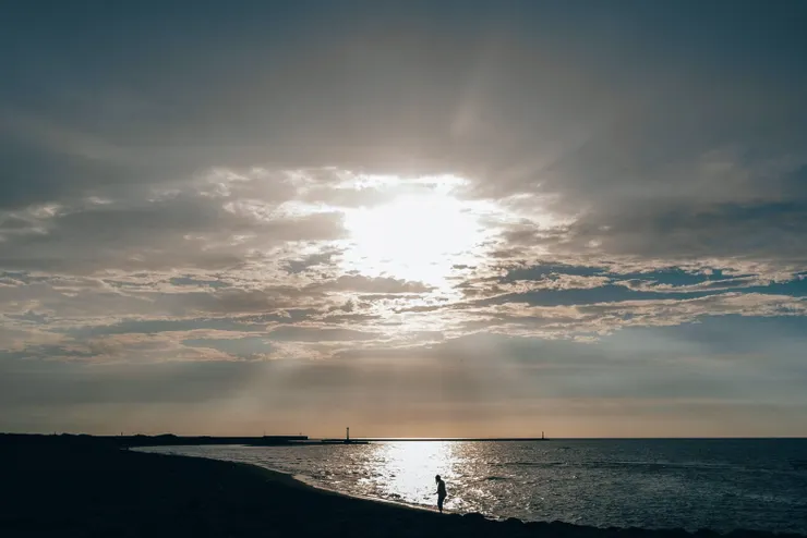 雖然雲有點多，但遮擋不住太陽
