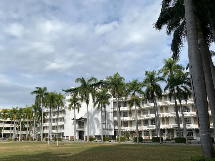 三信家商波浪大樓