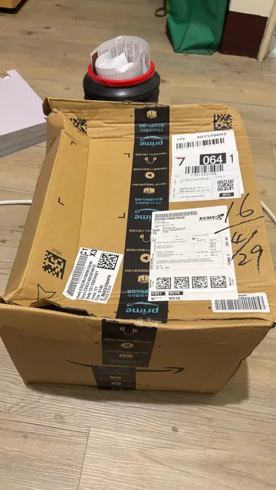 買日本Amazon碰到外箱變破爛不堪（我買書且沒包材QQ）