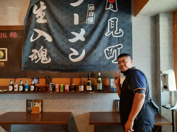 店內裝潢走日式風格