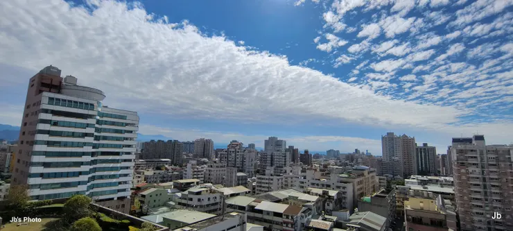 品味一輪春秋感謝冥冥安排巧！2022/12/30上午壯麗的雲。