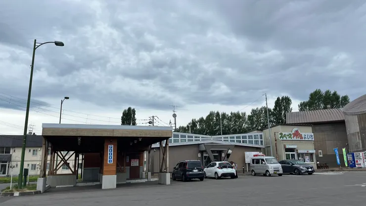 老實說外觀不是太起眼，但裡面別有洞天。