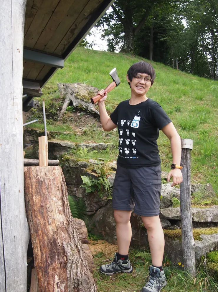 看起來很適合砍柴的說書人