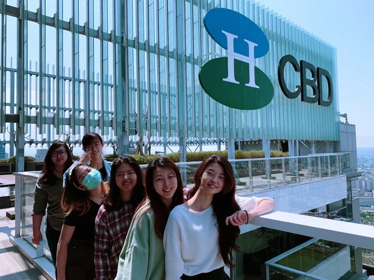 2019在當時公司的大樓頂合影