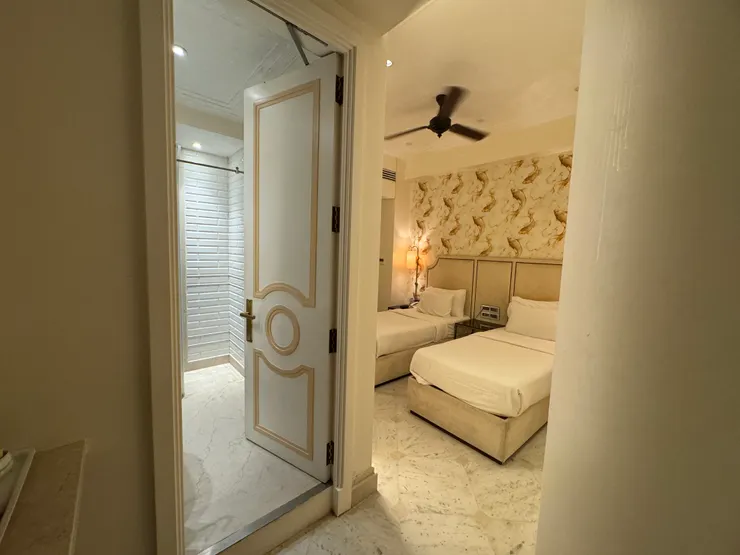 晚上住在濱海大道上的飯店,一晚近3,000台幣