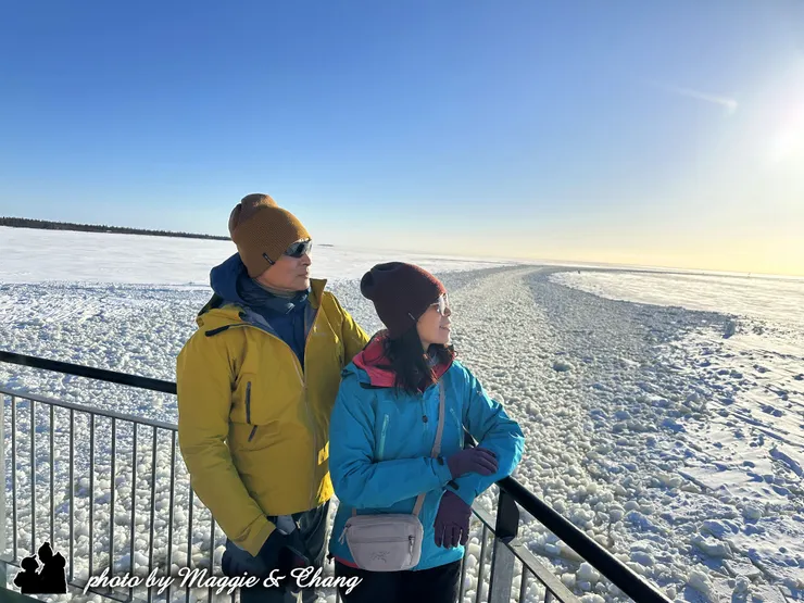 站在世界盡頭的冰原上,看著破冰船開出一條前路陽光與寒風共舞,冰海與笑容交融這一刻,凍結的是風景,記錄的是我們的回憶 💙