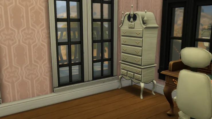 這個很有古典美的是衣櫃。不知有沒有人特意會打掃。