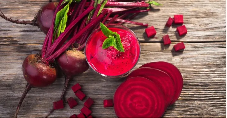 甜菜根真的整個都紅通通的，很特別