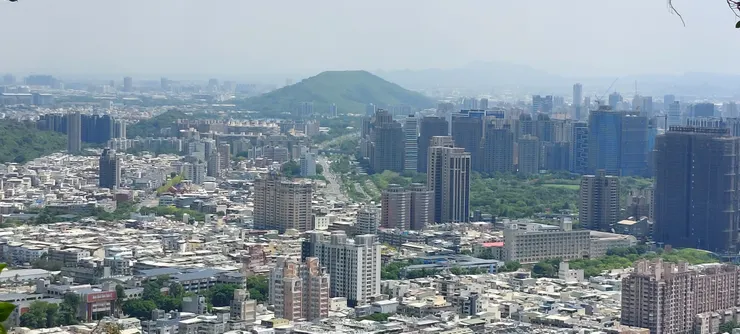 101遠望半屏山