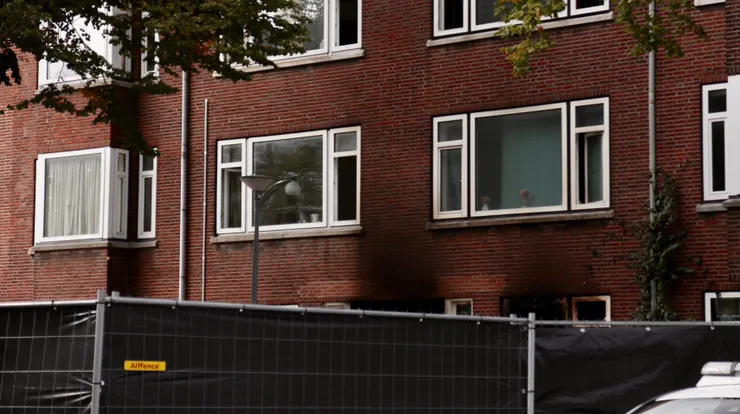 馬洛斯母女公寓。