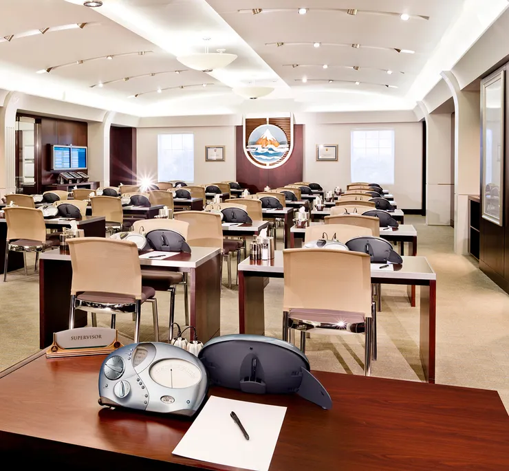 設置在山達基學院教室當中的電儀表（E-meter)