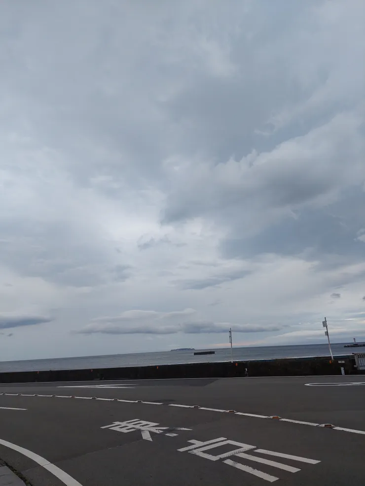 照片是在熱海拍的，熱海在東京不遠處，搭JR電車，晃ㄧ下就到了，是個在溫泉中什麼都不想什麼都不做的好地方。