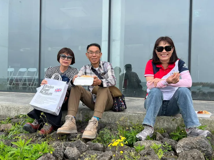 外帶在餐廳後側走廊賞景享用