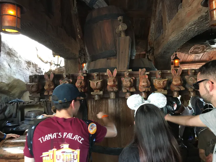 七矮人礦車互動設施