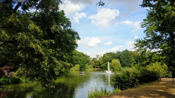 過橋後壯麗的噴泉