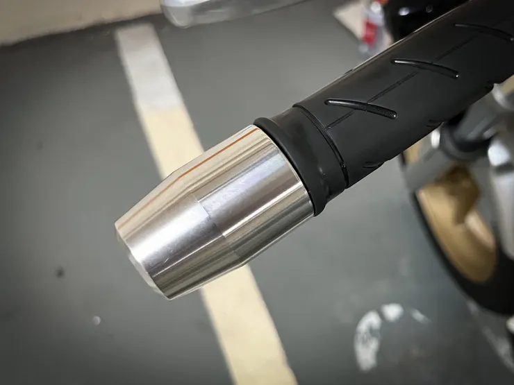 原車主裝的「加重平衡端子」，真的挺「粗勇」的...