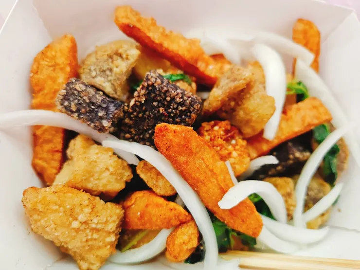 金崙也買得到豐富的鹽酥雞