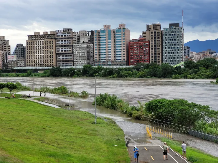 圖片非本次凱米颱風，是用我的庫存照片示意