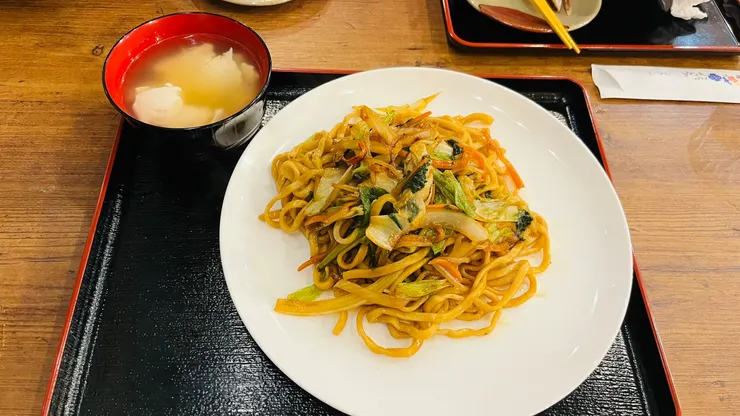 炒麵偏鹹，但是我愛的味道，好好吃啊