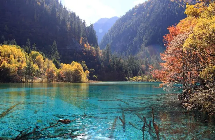 九寨溝風景區 ©jonathan_law/shutterstock.com