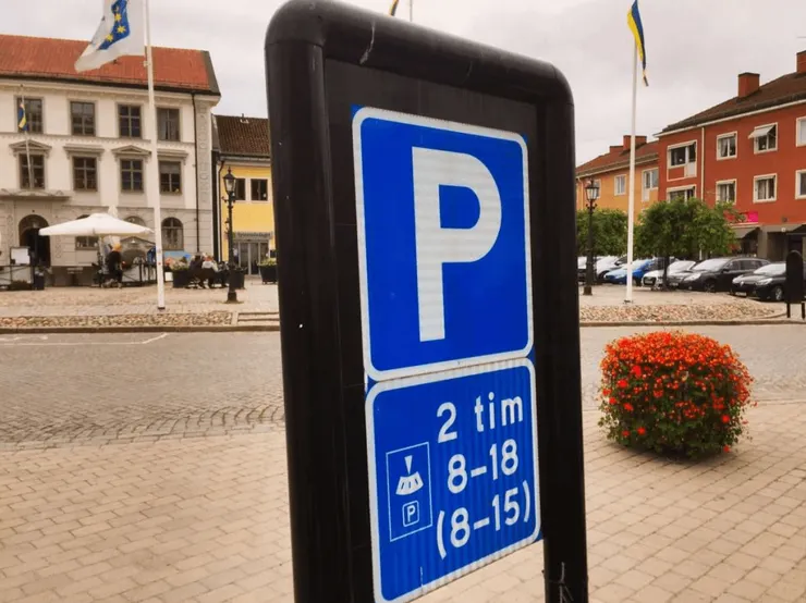 要放 P-skiva 的長方形指針圖示（圖片取自 Rules for Parking Your Car in Sweden）