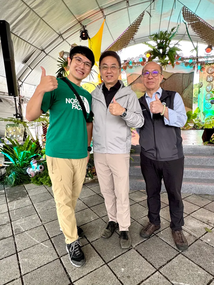 感謝林華慶署長帶領林業及自然保育署走向生態與保育的方向，讓森林的重要與美好深植越來越多台灣人心中、凝聚森林永續與生產的價值！也恭喜前台東分署長吳昌祐傳承重擔，如今回到本部服務，換一個角度繼續守護森林，我們也有更多機會相見！